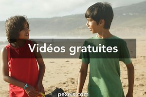 Jeunes garçons vidéos de stock libres de droits