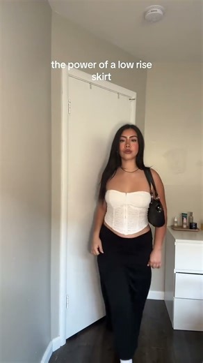 Low rise skirts 4 ever #lowrise #lowrisemaxiskirt #maxiskirt