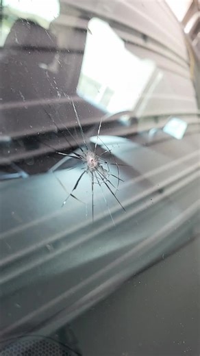 Safelite came out to fix my windshield. Before and after. #Safelite #safelitedidntsponsor #safeliteautoglass #fyp #brokewindshield #geico