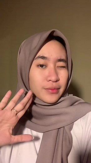 St. Ives Oatmeal Scrub: Exfoliate Your Skin Effectively