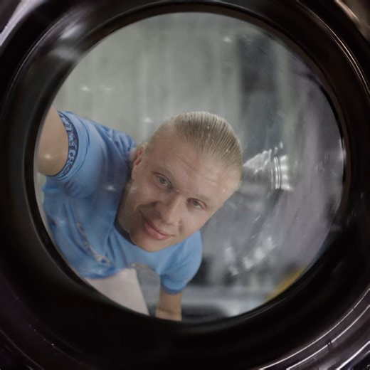 Worried about those stains on your garments? Don't worry, we have a smart laundry solution designed especially for your convenience. Visit any appliance store near you to learn more about the Midea Luna Inverter Series Front Load Combo Washing Machine. #MideaPH #MideaDiscoverHappiness #MakeYourselfAtHome #Haaland | Midea