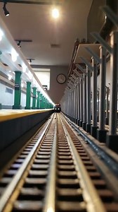 NYC Subway Layout v2.0 - Oncoming Train