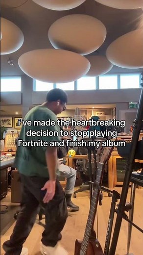 im lying im playing fortnite right now currently right now 😭 #fortnite #d4vd