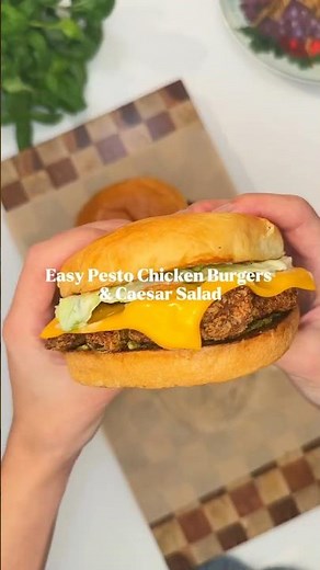 Easy pesto chicken burgers with Caesar salad 🍔 #easyrecipes #foodshorts #chickenburger