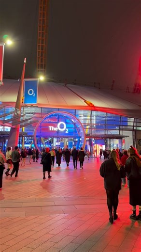 Jazz bar to nightclub and everything in between 😍 We spent the past two nights with the one and only @raye, and what an unbelievable start to a 6 night residency it was 😱❤️ We go again tomorrow 😌 Who’s coming? #TheO2 #TheO2London #RAYE #ThisTourMayContainNewMusic | The O2