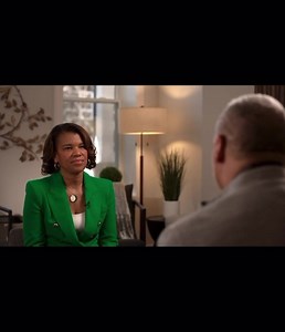 Don’t miss tonight’s edition of America in Black. We take a look at how the harsh sentencing laws for non-violent drug offenders in the 90s are still impacting some African-Americans today and you’ll see how @kemba_smith became an unwitting change agent. We’ll also look at the story of a woman still languishing beyond bars some 30 years later. Tonight at 10:30 EST on @bet | Ed Gordon