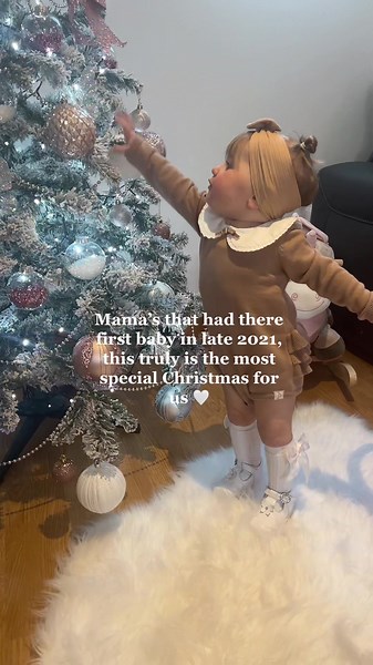 i can’t wait to see my girls face on Christmas morning 🥺 #toddlersoftiktok #mumsoftiktok #momtok #toddlermama #christmas