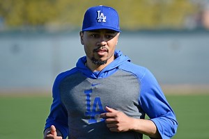 Dodgers Spring Training Video: Mookie Betts Participates In First Workout At Camelback Ranch