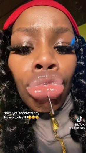 Daily Kisses From The Elite DSL Lips of Buttahcup0