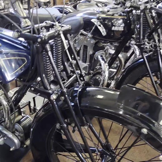 88K views · 2.5K reactions | I dig the AJS! #motorcycle #automotive #vintagemotorcycle #classicmotorbike | L.A.Nik | Facebook