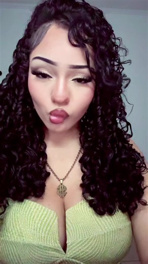 Curly Baddie Style Makeup Tutorial