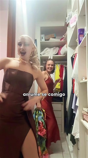 Um vídeo aleatório do dia que precisei improvisar um look em 10 minutos com os itens do armário da @Nina Flô Adlin ♥️ E aí, pra você seria fácil ou difícil escolher roupas do armário da sua amiga?
