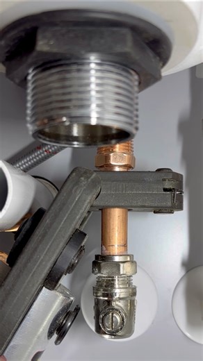 917K views · 7.4K reactions | Plumbing up a vanity basin unit perfectly  #asmr #asmrsounds #plumbing #toolbag #pipes #tools #cleancopper #plumbertools #pressfit #soldering #copper #handtools #work #diy #howto #plumber | Mmplumber | Facebook