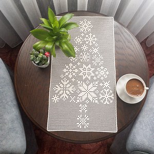 PDF Filet Crochet Snowflakes Christmas Tree, Snowflake Pine Tree Table Runner for Birthday and Wedding, Customized DIY, Holiday Table Topper - Etsy