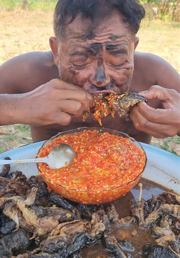 Yummy Frogs braised with chili recipe #tiktokfood #yummy #chili #frog