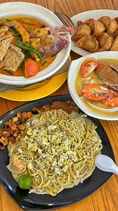 🇸🇬Bedok hidden gem food court with highly rated golden mile prawn noodle, seafood soup, porridge and curry fishhead 🤤🤤🤤 sooo satisfying!! 😍🇸🇬Bedok 隐藏宝藏咖啡店！有出名的虾面、海鲜汤、粥和咖喱鱼头！！超级满足！🤤🤤🤤 真的是太好吃了！😍📍418 Nature Park 418 Bedok North Ave 2, Singapore 460418 #wheretoeat #sgfoodie #sgcoffeeshop #sgfood #singapore #hiddengems #singaporefood #新加坡 #新加坡美食 #咖啡店 | FoodieKom 新马大吃货
