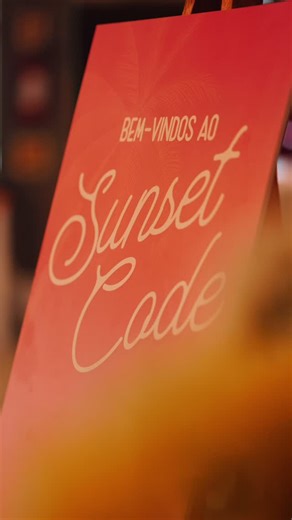 Codeart Consultoria Salesforce on Instagram: "O pôr do sol ajudou, mas quem fez a mágica foi a galera. 🌅🔥 Ser codenauta é isso: estar junto, trocar ideia, rir alto, aprender na prática e sentir que você faz parte de algo maior. O Sunset Code (aka Codefest) não é só um evento — é aquele lembrete de como é bom pertencer. E QUE VENHA O PRÓXIMO!!!!! ✨🪩🥂"