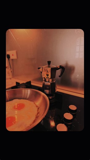 Happiness is simple: Eggs in the pan. Bialetti on the stove. ☕🍳🇮🇹