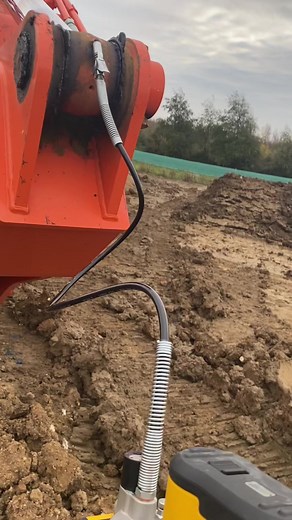 Efficient Electric Grease Gun for Construction Maintenance | Dewalt Tools