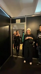 143K views · 5.8K reactions | Do backstage ao palco, o Green Day publicou um novo vídeo em seu TikTok mostrando os bastidores do show da banda na Argentina no último dia 11. | Green Day Brasil | Facebook