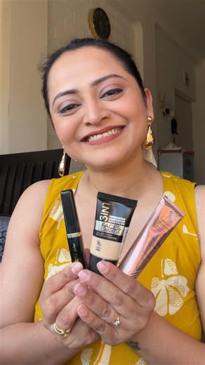 Monika Dabade on Instagram: "✨Content Creator म्हणून मला मिळालेले perks आणि माझी तयारी ✨ @facescanada #StrobeGlowFace #LightweightMakeup #hydramatteFoundation #EasyMakeup #ComfywowLipstick #Strobe #glow #glowing #FacesCanada"