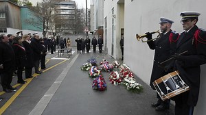 Dix ans après les attentats, Charlie Hebdo et Paris se souviennent