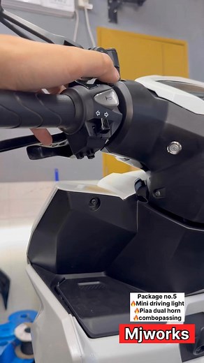 331K views · 3.4K reactions | Honda click V3 all in package no.5 installation! Solid yan paps  #HondaClick #honda #highlightseveryone #everyonehighlights #PIAAhorn #PIAA #dualcontactsignallight #hondaclickv3 #Minidrivinglights #voltmeterwithcharger | Mjworks | Facebook