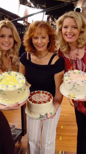 Melissa Peterman on Instagram: "From day one. 24 years ago. I could tell that we were gonna be friends. #sogoodtobetogtheragain #happysplace #season2 #nbc"