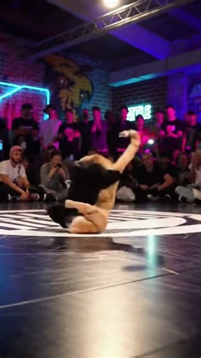 Unbelievable Cat Dance Battle! They Got Better Moves Than Me! 🤯 (Epic Street Dance Showdown) #cat