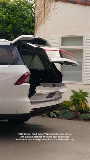 Is it magic? Or is it the Lincoln Split Gate? #Navigator | Bright Bay Lincoln