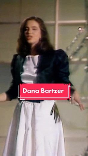 Dana Bartzer: Cântăreața emblematică a muzicii ușoare