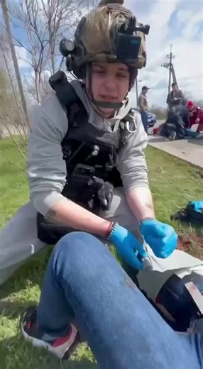 Dnipro is hell right now.russians struck the city with ballistic missiles, killing at least 4 people and injuring 25 more.10 are in critical condition.Don’t scroll past this. This is the reality Ukrainians are living through.russians are deliberately targeting civilians.