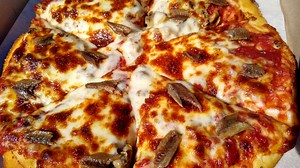 These two pizza toppings have led to their fair share of controversy | Ervolino