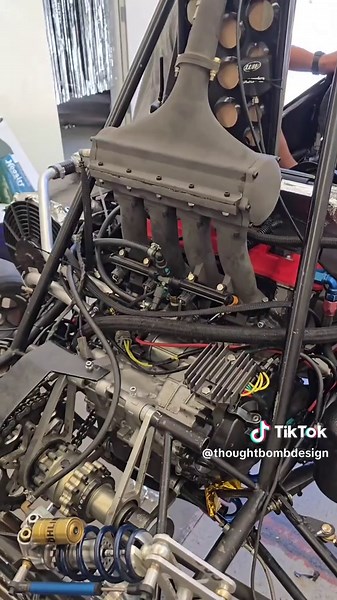 The formlabs 4L let the team prototype this new air intake runner design about a day after the print started. #mechanicalengineering #productdev #productdesign #nerd #resinprinting #formlabs #formlabs4l #sla3dprinting #fsae #formulasae