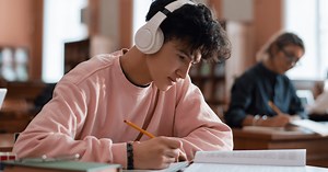 What is ADHD music? How to use music to improve your creative workflow