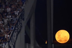 December's full moon is extra special. Here's how to see it tonight