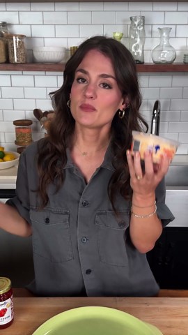 Pimiento cheese and pepper jelly crackers recipe