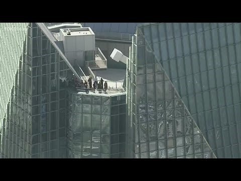 Person scales tallest building in Oklahoma