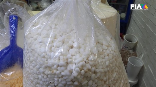 17K views · 125 reactions |  El pozole, ese clásico mexicano que no puede faltar en septiembre, también tiene su precio. Así que si vas a celebrar con pozole, haz cuentas y prepárate para compartir. Porque si algo tiene este platillo, además de sabor, es que une a todos alrededor de la mesa. Víctor Gómez con la información. | Azteca Noticias | Facebook