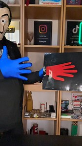 53K views · 9.7K reactions | WOW ! GLOVES CHANGE COLOR MAGIC TRICK 彩 #trend #illusion #tricks #trending #magic #foryoupage #foryou #perte #viralvideo #tutorial #magie #magica #viral | The Mask Magic Tricks Revealed | Facebook