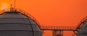 Is LNG a Bridge to Nowhere? Experts Debate Its Future | OilPrice.com