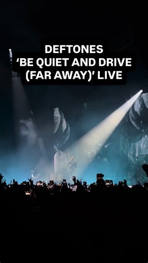 Deftones kick off their Glasgow show with the classic ‘Be Quiet And Drive (Far Away)’ 🖤 #deftones #rock #metal | Rock Sound