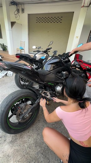 TOP EXHAUST ON Z800 #vlog #backstage#kawasaki #z800 #bike #exhaust #bikesounds #ridingbike