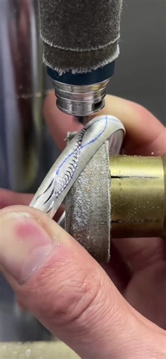 Jewelry guilloche production process #jewelryfactory #jewelry wholesale #jewelrywholesaler #wholesaler #jewelryaddict #jewelrydesign #jewelrygram #jewelrylover #jewellerymaker #jewelrymaking #chinafactory #chinajewelryfactory #jewelryblogger #jewelryfashion #jewelryoftheday #jewelryinspiration #jewelrysupplies #jewelryaddict #bangles #bracelets #necklace #ring