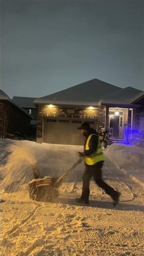 Toro snow blower 721c power vs soft snow #sgmowing #snowremoval #snowclearing