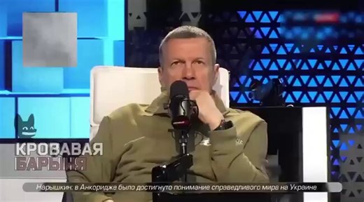 Il conduttore russo Vladimir Solovyov insulta in italiano la premier Giorgia #Meloni:"Fascista, idiota patentata, cattiva donnuccia, vergogna della razza umana, PuttaMeloni". La Farnesina ha convocato l'ambasciatore russo.