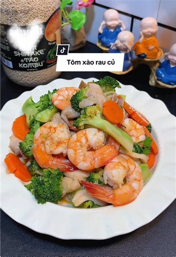 Tôm xào rau củ thơm ngon, nhanh gọn cho bữa tối