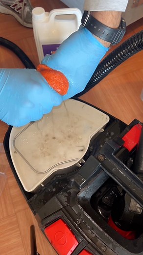 503K views · 1.4K reactions | Lalaverie nettoyage canapé avec le produit apc écologique llv universel | Lalaverie | Facebook