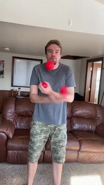 Juggling Rubenstein’s Revenge #juggling #rubensteinsrevenge #jugglersoftiktok #juggle