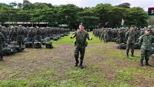 Ejército Nacional de Colombia on Instagram: "La Escuela de Soldados Profesionales abre inscripciones para el Curso N.° 82 hasta el 20 de enero de 2026. Estos son algunos requisitos: ✅ Edad: 18 a 24 años ✅ Mínimo 5° primaria ✅ Libreta militar ✅ Sin antecedentes Ingrese ya a www.espro.mil.co o comuníquese al Whatsapp 302 332 2764 #IncorpóreseAlEjército"